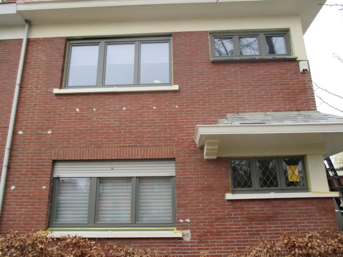 Gevelschilderwerk — project 22 — voor de werken