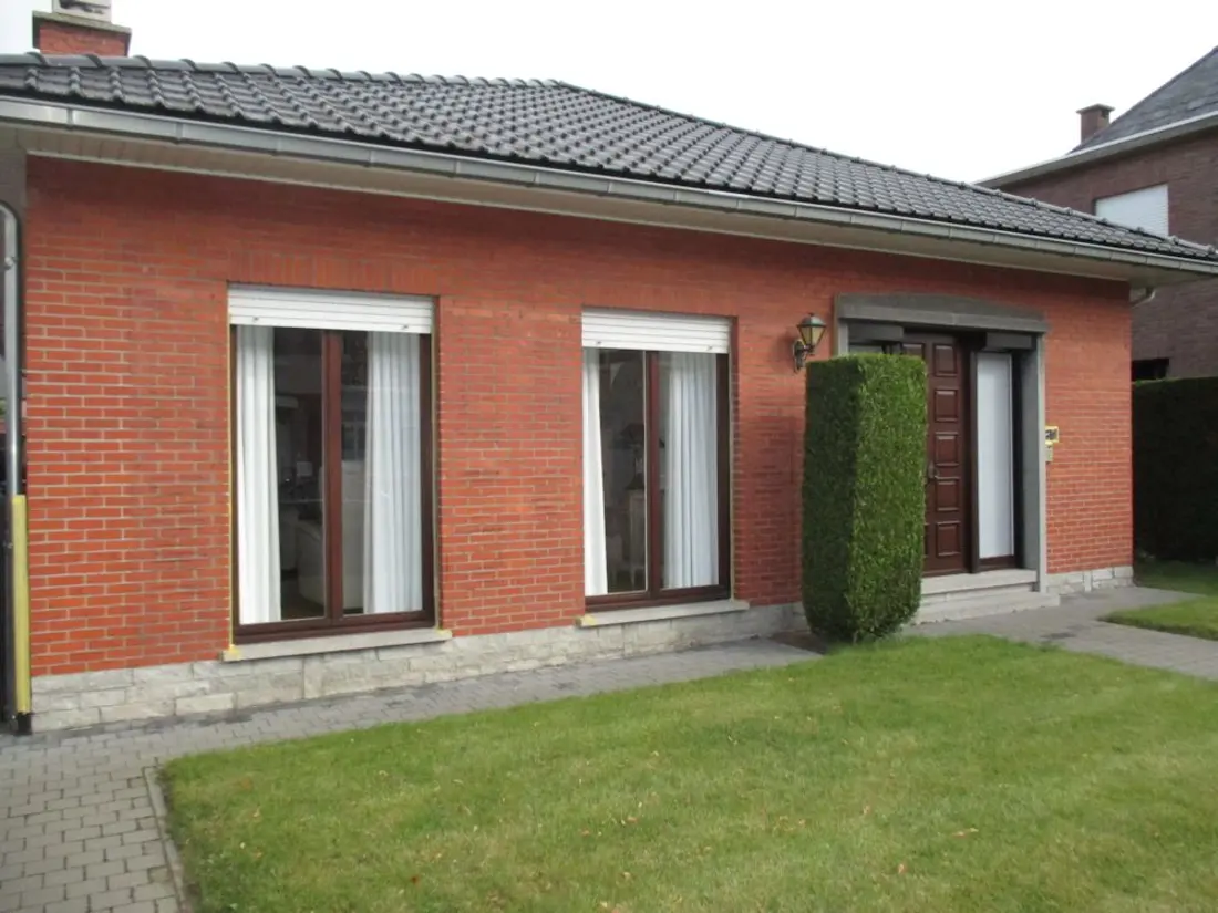 Gevelschilderwerk — project 25 — voor de werken